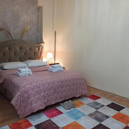 Private Close To Merter And Gungoren Textile Center Apartamento *